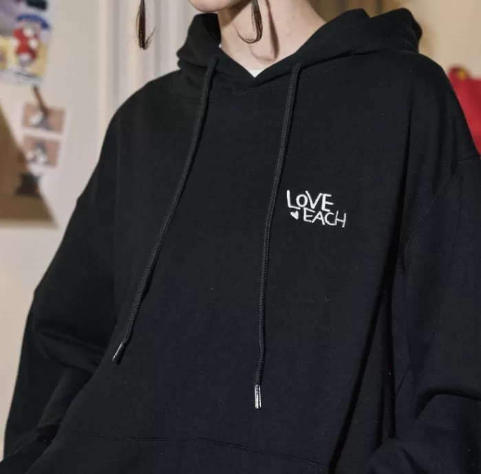 COMPAGNO  |[COMPAGNO]★Love Hoooly EMBROIDERED HOODIE